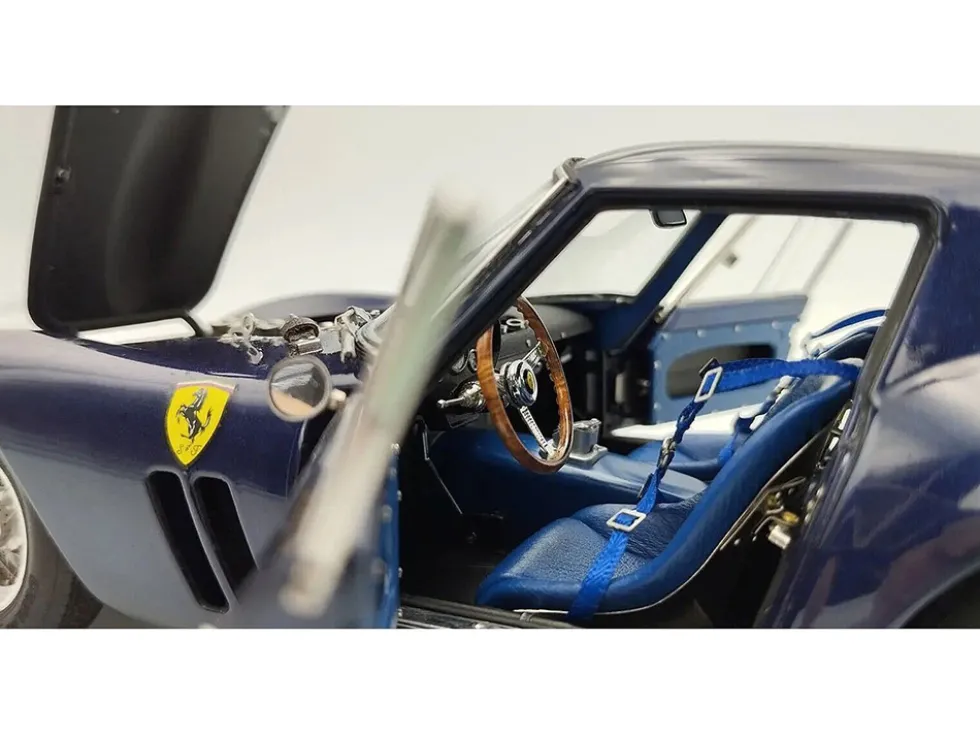 Ferrari 250 GTO #18 Brandon Wang Monterey Historic Races Laguna Seca 2004 Limited Edition to 2200 pieces Worldwide 1/18 Diecast Model Car CMC M-255