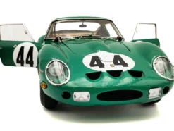 Ferrari 250 GTO #44 David Piper "GP Silverstone" (1963) Limited Edition to 2000 pieces Worldwide 1/18 Diecast Model Car by CMC