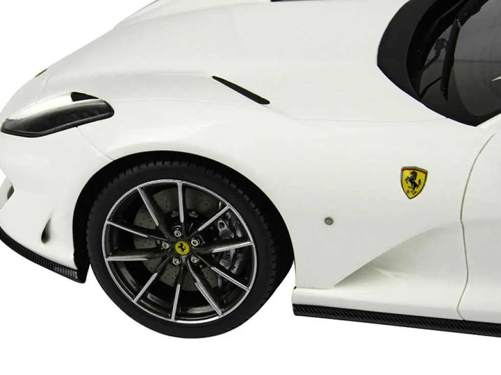 2019 Ferrari 812 GTS Convertible Avus White DISPLAY CASE Limited Edition 32 pieces Worldwide 1/18 Model Car BBR P18184E