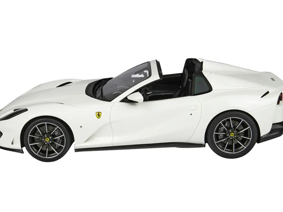 2019 Ferrari 812 GTS Convertible Avus White DISPLAY CASE Limited Edition 32 pieces Worldwide 1/18 Model Car BBR P18184E