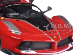 Ferrari Racing FXX-K #10 Red 1/24 Diecast Model Car Bburago 26301
