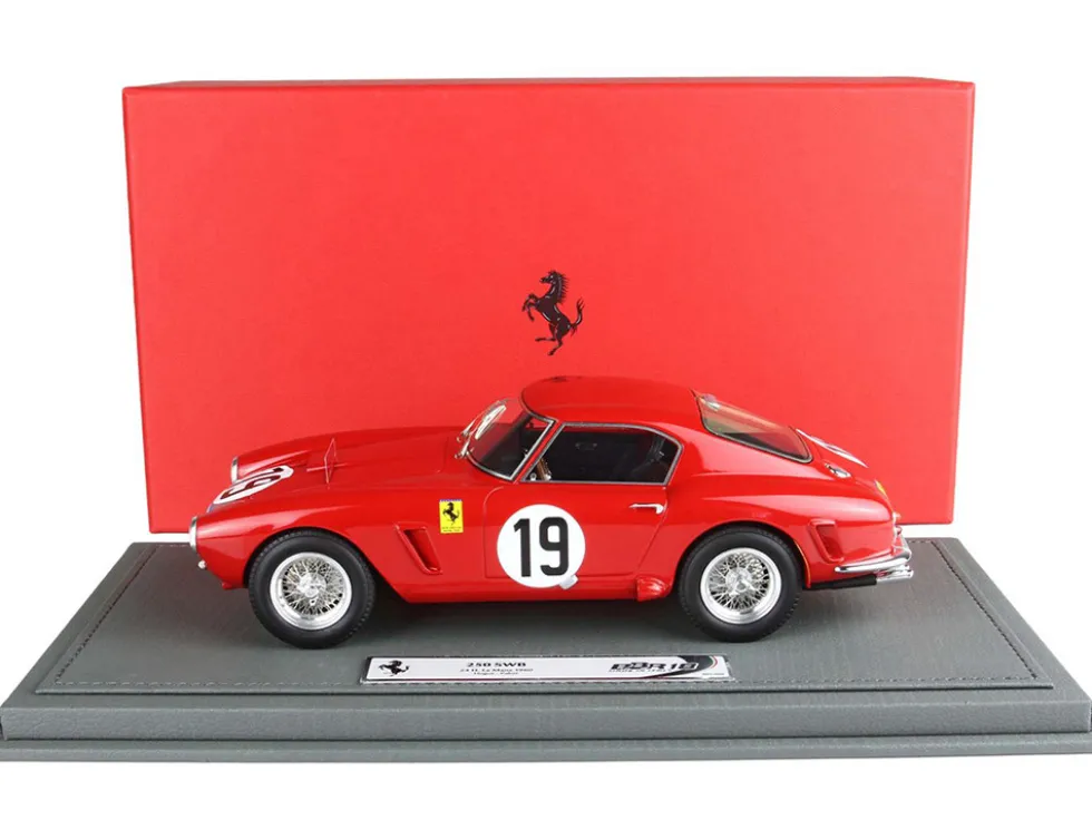 Ferrari 250 SWB #19 Ed Hugus - Augie Pabst "North American Racing Team" "24 Hours of Le Mans" (1960) with DISPLAY CASE Limited Edition to 200 pieces Worldwide 1/18 Model Car by BBR
