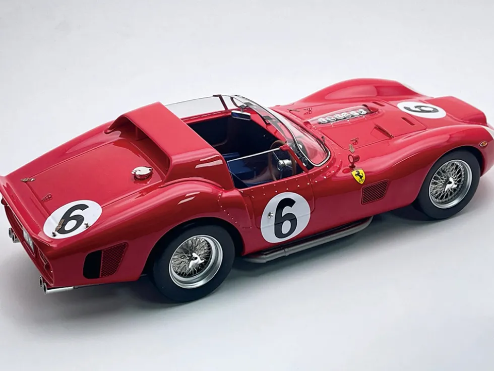 Ferrari 330 TRI-LM #6 Olivier Gendebien - Phil Hill Winner "24 Hours of Le Mans" (1962) "Mythos Series" with Display Case Limited Edition to 129 pieces Worldwide 1/18 Model Car by Tecnomodel