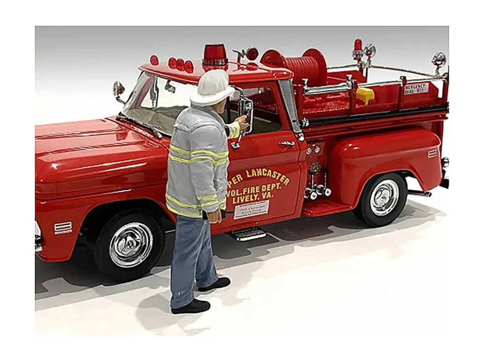 Firefighters Fire Captain Figure 1/24 Scale Models American Diorama 76418