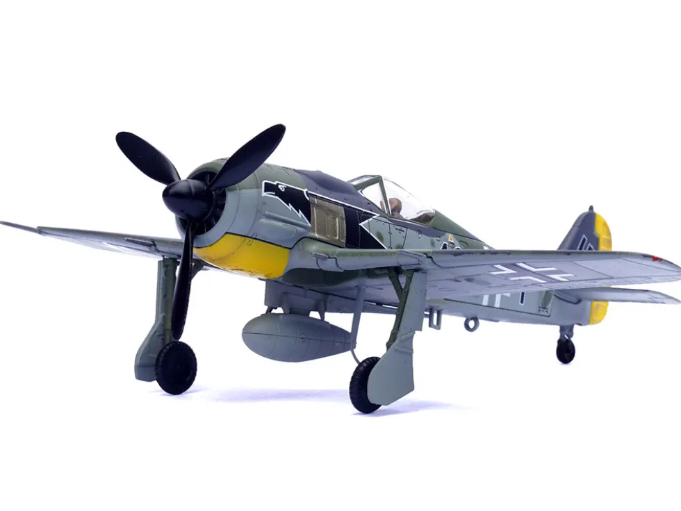 Focke-Wulf Fw 190A Aircraft "Black 13, 8./JG 2 Richthofen, France" (1943) German Luftwaffe 1/72 Diecast Model Airplane by Legion