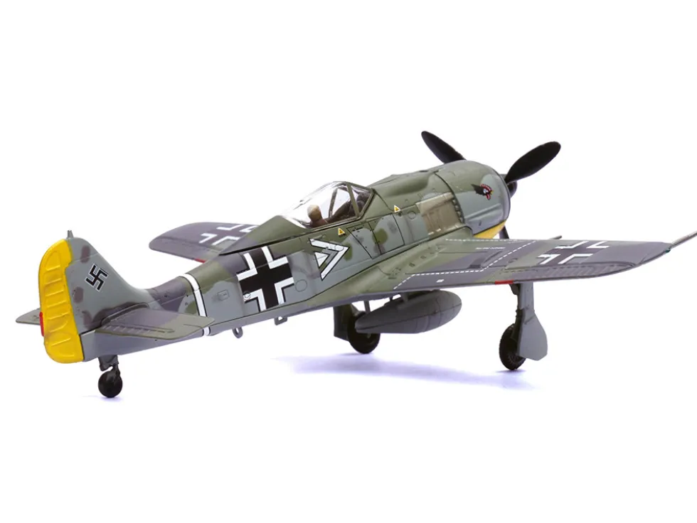 Focke-Wulf Fw 190A Aircraft "108-Victory Ace Hauptmann Hans 'Assi' Hahn, Gruppenkommandeur, III./JG 2 Richthofen, France" (1942) German Luftwaffe 1/72 Diecast Model Airplane by Legion