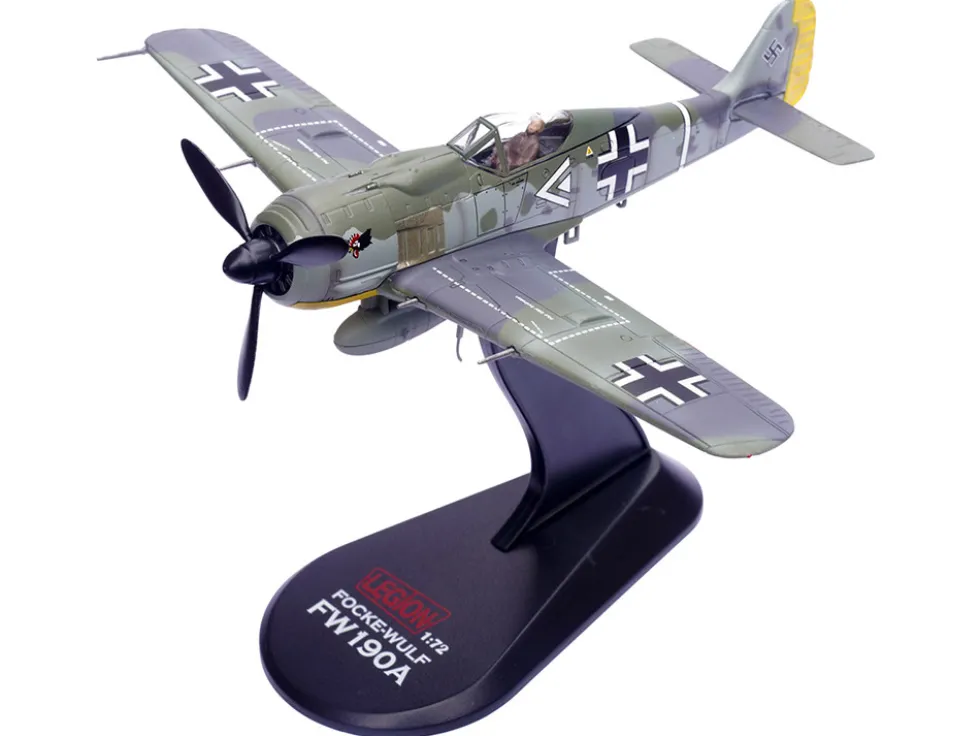 Focke-Wulf Fw 190A Aircraft "108-Victory Ace Hauptmann Hans 'Assi' Hahn, Gruppenkommandeur, III./JG 2 Richthofen, France" (1942) German Luftwaffe 1/72 Diecast Model Airplane by Legion