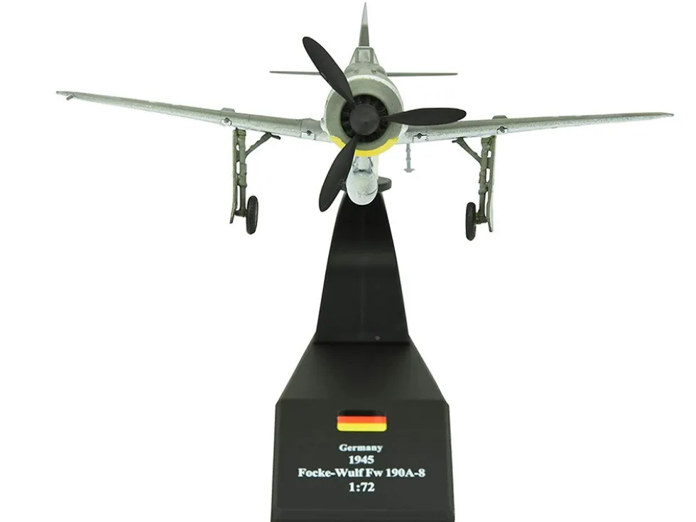 Focke-Wulf Fw 190A-8 Fighter Aircraft "98-Victory Ace Staffelkapitaen Horst Hannig, I./JG 2, Triqueville, France" (1943) German Luftwaffe 1/72 Diecast Model Airplane
