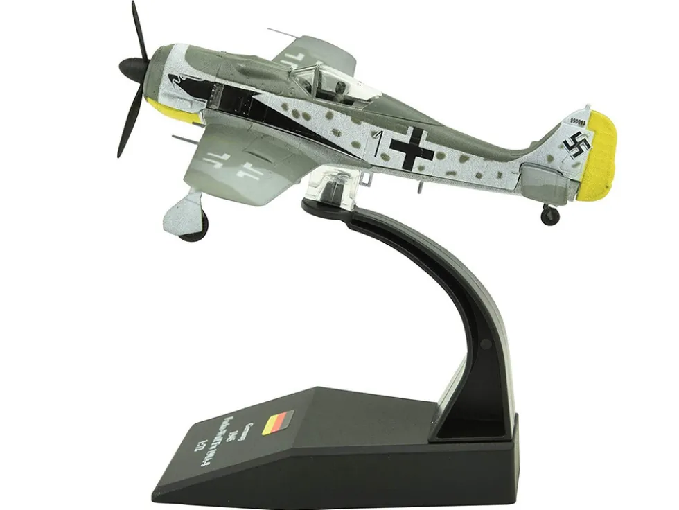 Focke-Wulf Fw 190A-8 Fighter Aircraft "98-Victory Ace Staffelkapitaen Horst Hannig, I./JG 2, Triqueville, France" (1943) German Luftwaffe 1/72 Diecast Model Airplane