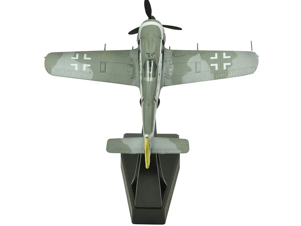Focke-Wulf Fw 190A-8 Fighter Aircraft "98-Victory Ace Staffelkapitaen Horst Hannig, I./JG 2, Triqueville, France" (1943) German Luftwaffe 1/72 Diecast Model Airplane