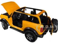 2021 Ford Bronco Badlands Orange Metallic Special Edition 1/18 Diecast Model Car Maisto 31457