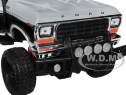 1978 Ford Bronco Custom Gray and Black Off Road Series 1/24 Diecast Model Car Motormax 79148GRY
