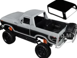 1978 Ford Bronco Custom Gray and Black Off Road Series 1/24 Diecast Model Car Motormax 79148GRY