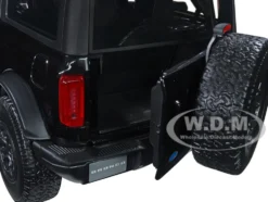 2021 Ford Bronco Wildtrak Black Metallic with Dark Gray Top Special Edition 1/18 Diecast Model Car Maisto 31456bk