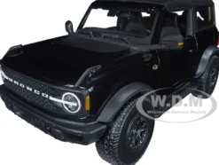 2021 Ford Bronco Wildtrak Black Metallic with Dark Gray Top Special Edition 1/18 Diecast Model Car Maisto 31456bk