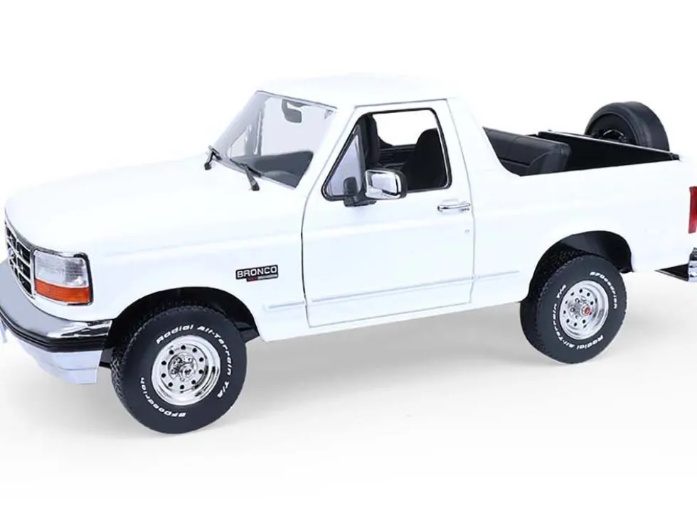1993 Ford Bronco XLT Oxford White "Artisan Collection" 1/18 Diecast Model Car by Greenlight