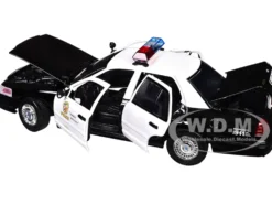2001 Ford Crown Victoria Los Angeles Police Department LAPD Car 1/18 Diecast Car Model Motormax 73539
