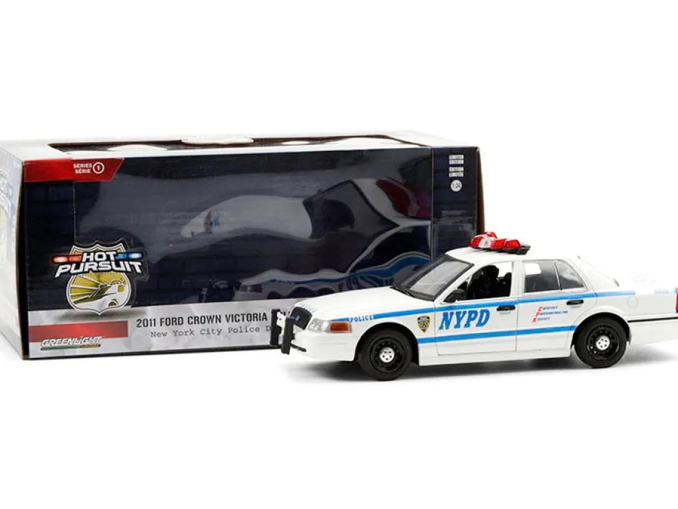 2011 Ford Crown Victoria Police Interceptor New York City Police Department NYPD White Hot Pursuit Series 1/24 Diecast Model Car Greenlight 85513