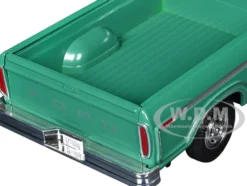 1977 Ford F-150 Custom Pickup Truck Green 