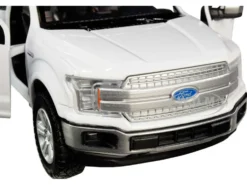 2019 Ford F-150 Lariat Crew Cab Pickup Truck White 1/24 1/27 Diecast Model Car Motormax 79363