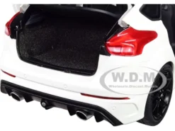 2016 Ford Focus RS Frozen White 1/18 Model Car Autoart 72951