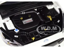 2016 Ford Focus RS Frozen White 1/18 Model Car Autoart 72951