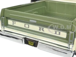 1969 Ford F-100 Pickup Truck Green and Cream 1/24 Diecast Model Car Motormax 79315