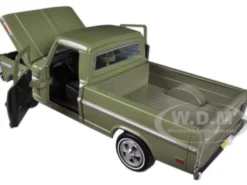 1969 Ford F-100 Pickup Truck Green 1/24 Diecast Car Model Motormax 79315