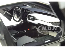 2017 Ford GT Frozen White 1/18 Model Car Autoart 72941