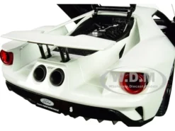 2017 Ford GT Frozen White 1/18 Model Car Autoart 72941