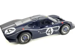 Ford GT40 MKIV #4 Denny Hulme - Lloyd Ruby