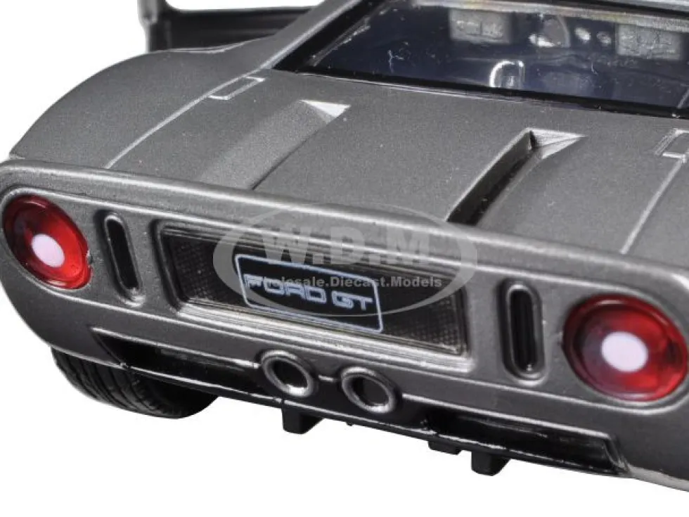 Ford GT Silver 1/24 Diecast Car Model Motormax 73297