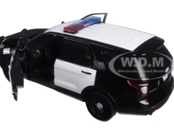 2015 Ford Interceptor Unmarked Police Car Black/White 1/24 Diecast Model Car Motormax 76958