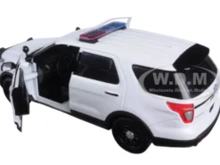 2015 Ford Interceptor Unmarked Police Car with Light Bar White 1/24 Diecast Model Car Motormax 76959