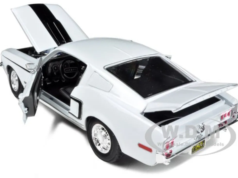 1968 Ford Mustang CJ Cobra Jet White 1/18 Diecast Model Car Maisto 31167
