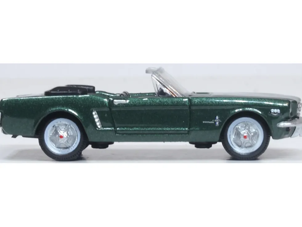 1965 Ford Mustang Convertible Ivy Green Metallic 1/87 HO Scale Diecast Model Car Oxford Diecast 87MU65006