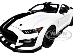 Ford Mustang Shelby GT500 Oxford White with Black Stripes 1/18 Model Car by Autoart