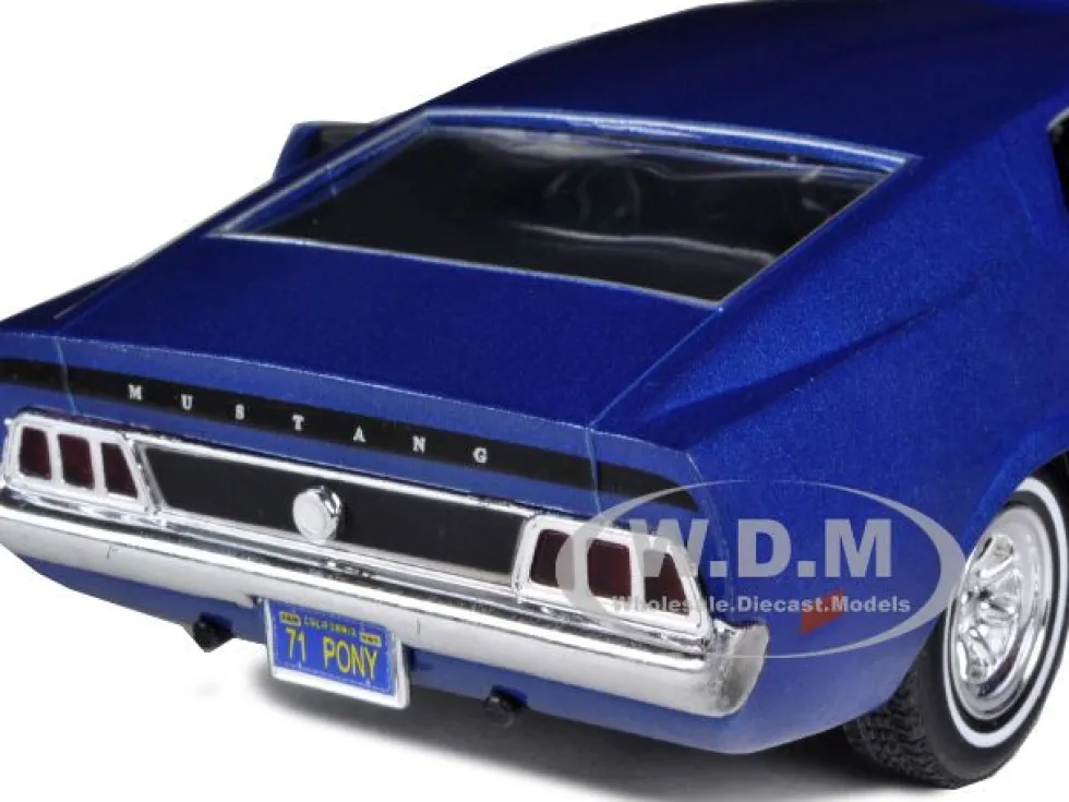 1971 Ford Mustang Sportsroof Blue 1/24 Diecast Model Car Motormax 73327