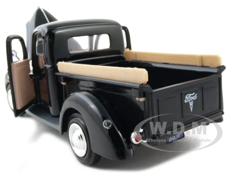 1940 Ford Pickup Black 1/24 Diecast Model Car Motormax 73234