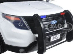 2015 Ford Police Interceptor Utility White with Flashing Light Bar, Front and Rear Lights and 2 Sounds 1/18 Diecast Model Car Motormax 73995