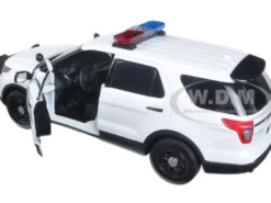 2015 Ford Police Interceptor Utility White with Light Bar and Sound 1/24 Diecast Model Car Motormax 79535