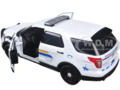2015 Ford Police Interceptor Utility RCMP Royal Canadian Mounted Police Car with Light Bar 1/24 Diecast Model Car Motormax 76961