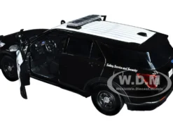 2022 Ford Police Interceptor Utility California Highway Patrol Black and White 1/24 Diecast Model Car Motormax 76991