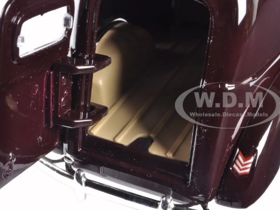 1940 Ford Sedan Delivery Brown 1/24 Diecast Model Car Motormax 73250brn