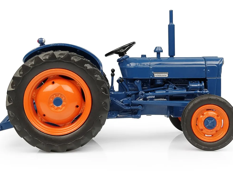 1962 Fordson Super Dexta Tractor Blue 1/32 Diecast Model Universal Hobbies UH6273