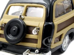 1949 Ford Woody Wagon Black 1/24 Diecast Model Car Motormax 73260