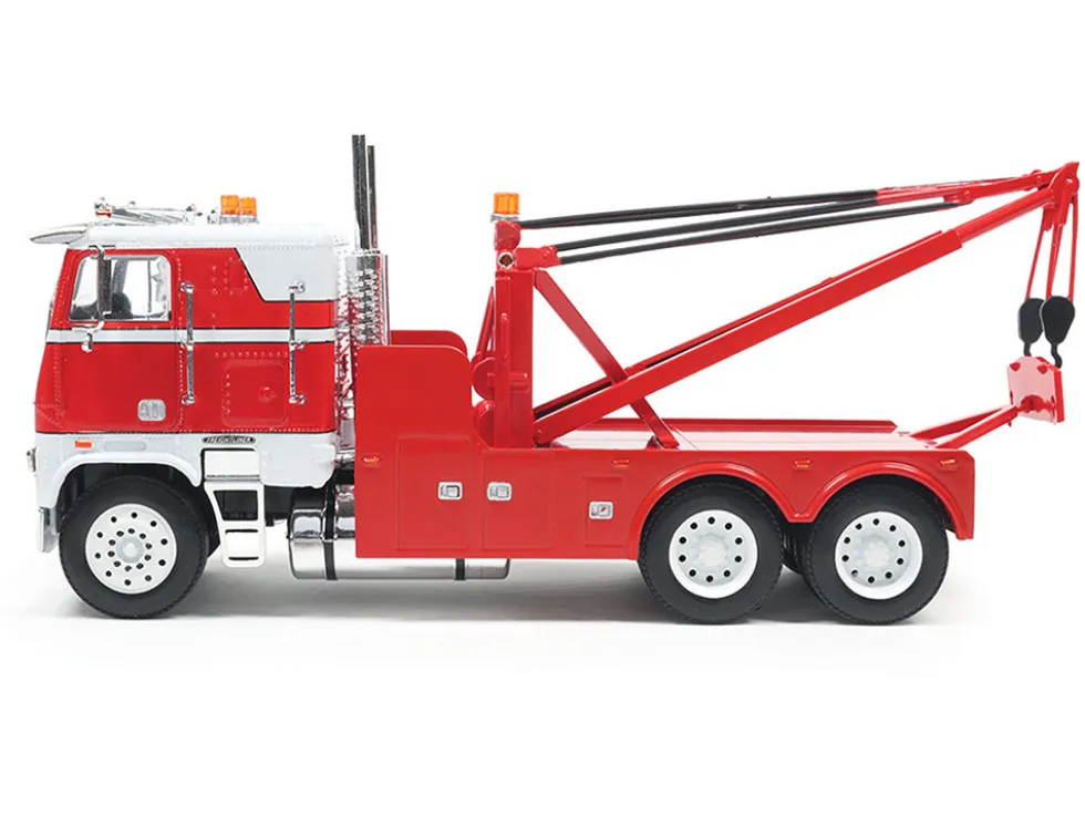 1987 Freightliner FLA Tow Truck Red and White 1/43 Diecast Model by IXO Models