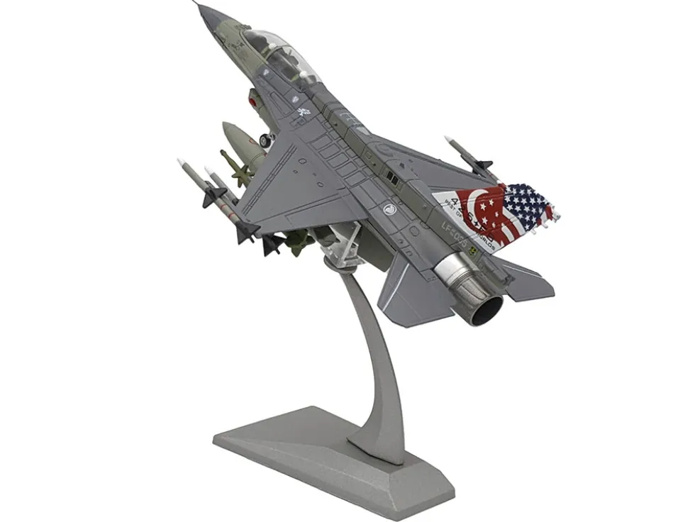 General Dynamics F-16D Fighting Falcon Fighter Aircraft "425th Fighter Squadron, Best of Both Worlds, Peace Carvin II 25th Anniversary Livery, 56th Fighter Wing, Luke AFB" (2018) United States Air Force 1/72 Diecast Model Airplane