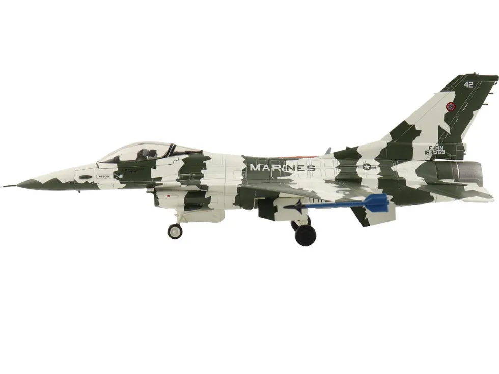 General Dynamics F-16N Fighting Falcon Fighter Aircraft "163269, U.S. Navy Fighter Weapons School" (1990s) United States Marine Corps "Air Power Series" 1/72 Diecast Model by Hobby Master