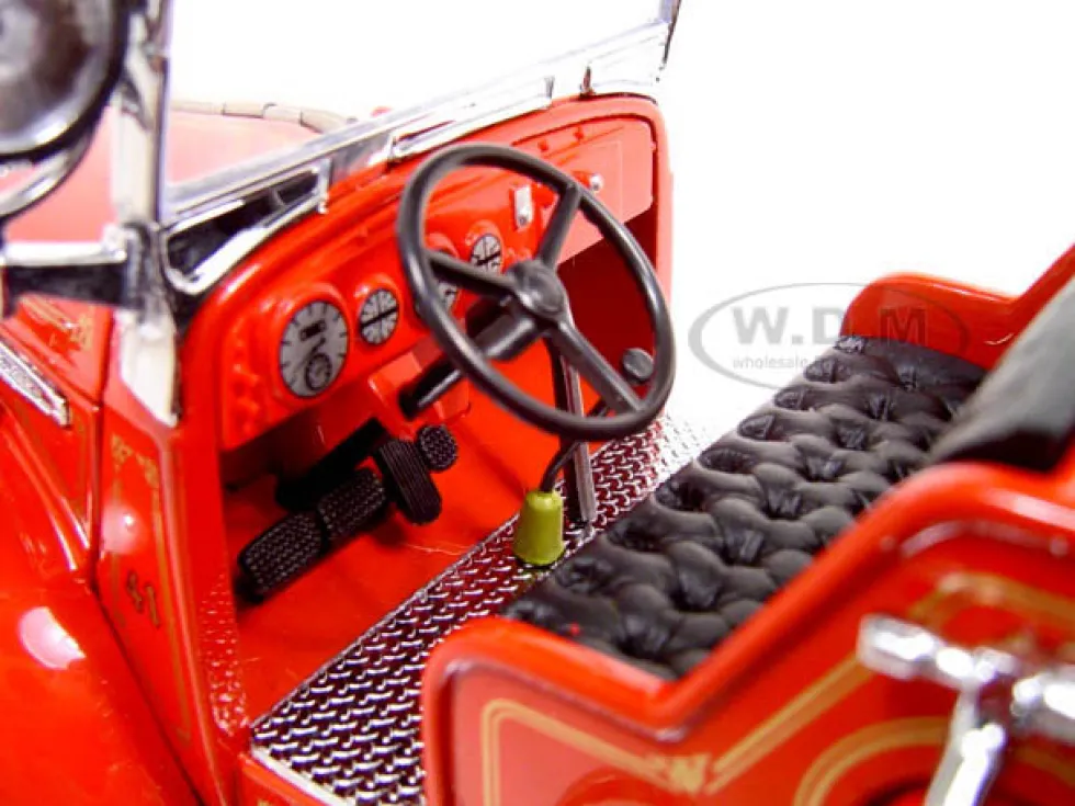 1941 GMC Fire Engine Red 1/24 Diecast Model Car Road Signature 20068
